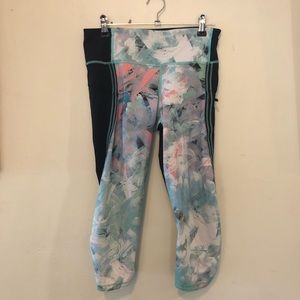 Lululemon capri leggings size 4 xs watercolor